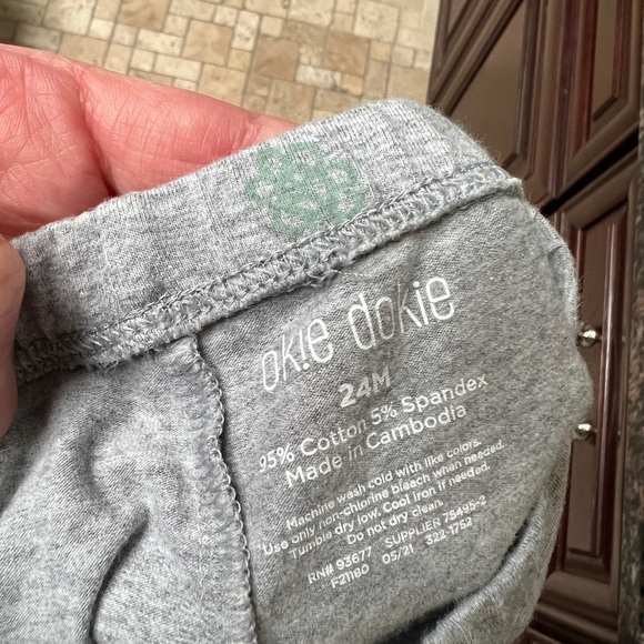 NWOT Okie Dokie 24M Gray, Pink, Yellow and Blue Peace Sign Floral Legging Pants - Picture 4 of 4